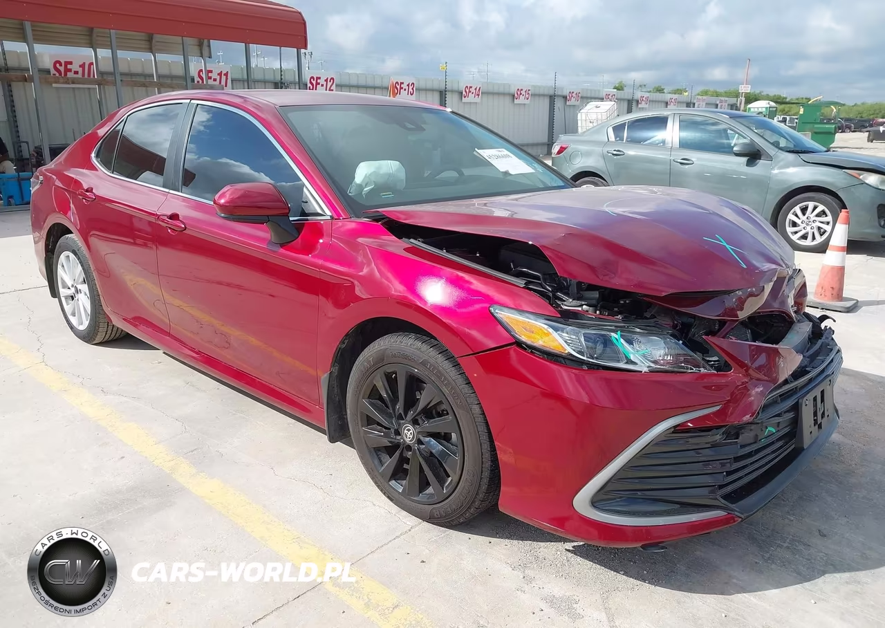 2022 Toyota Camry Le – zdjęcie 1 z 17