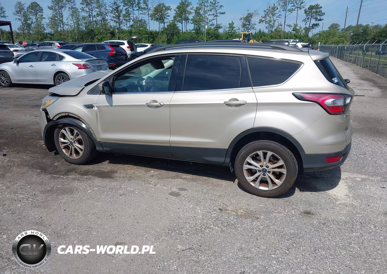 2017 Ford Escape Se VIN:1FMCU0GD5HUC27890 - 3