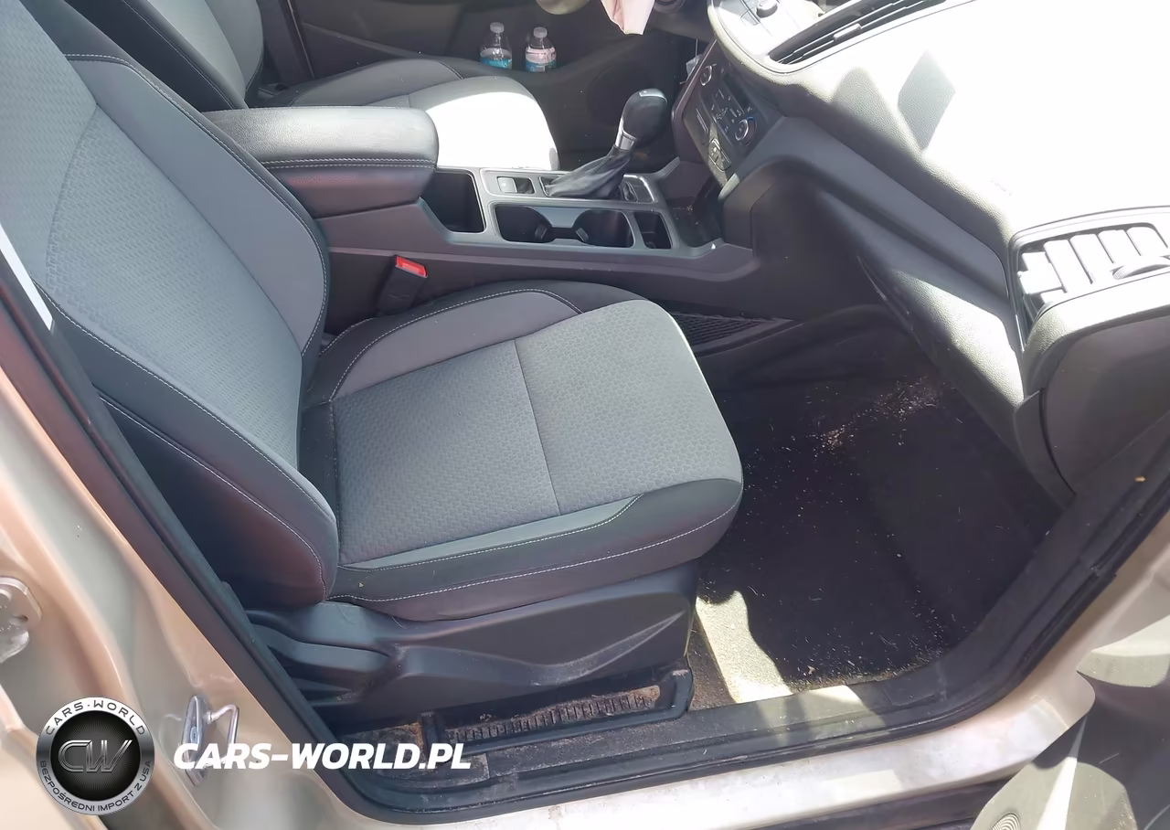 2017 Ford Escape Se VIN:1FMCU0GD5HUC27890 - 5