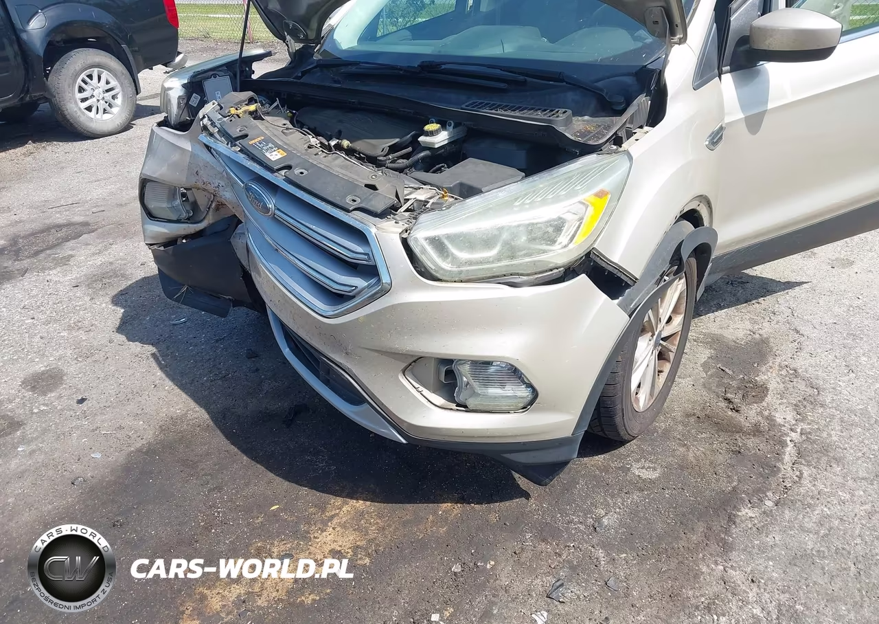 2017 Ford Escape Se VIN:1FMCU0GD5HUC27890 - 6