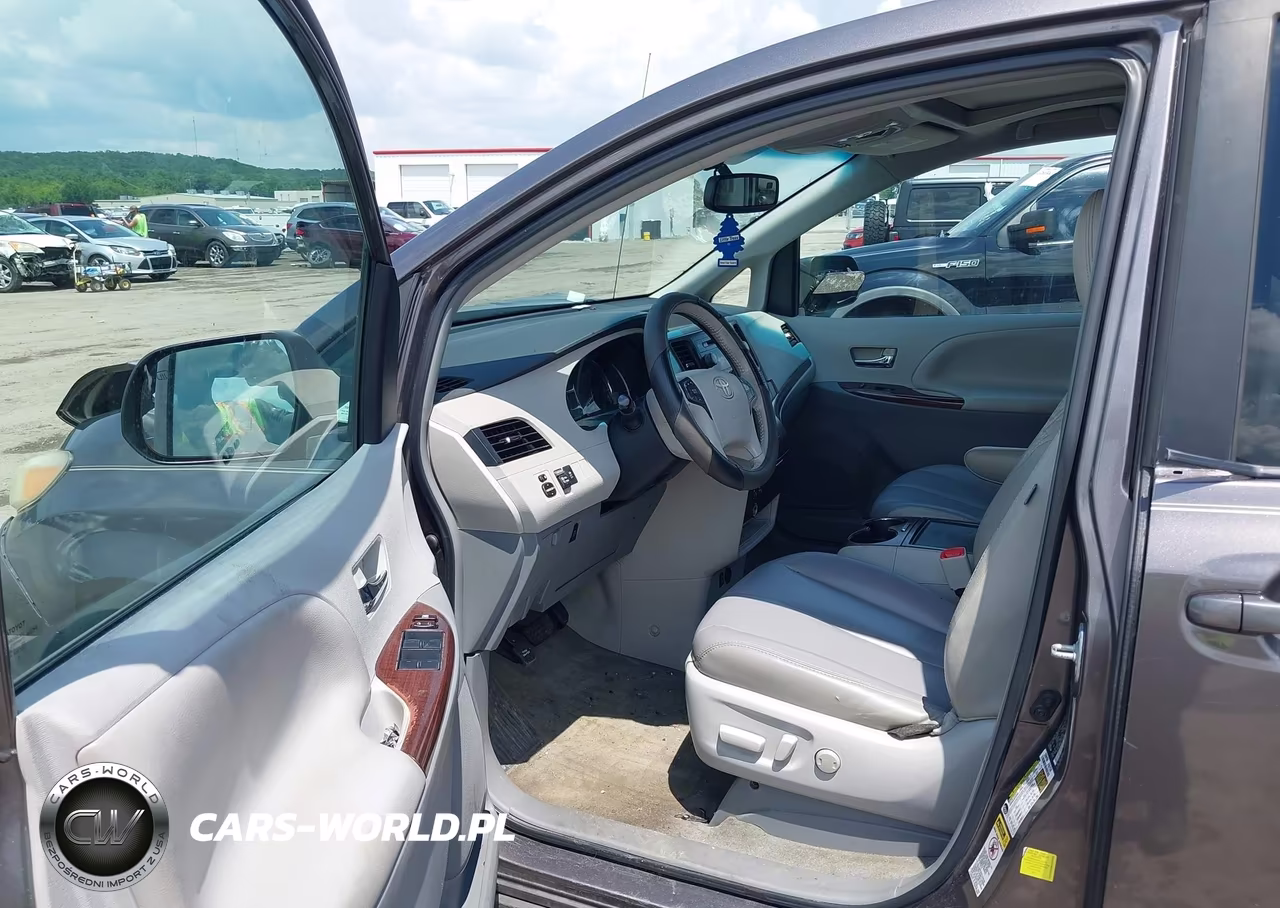 2012 Toyota Sienna Xle V6 8 Passenger VIN:5TDYK3DC8CS230020 - 14