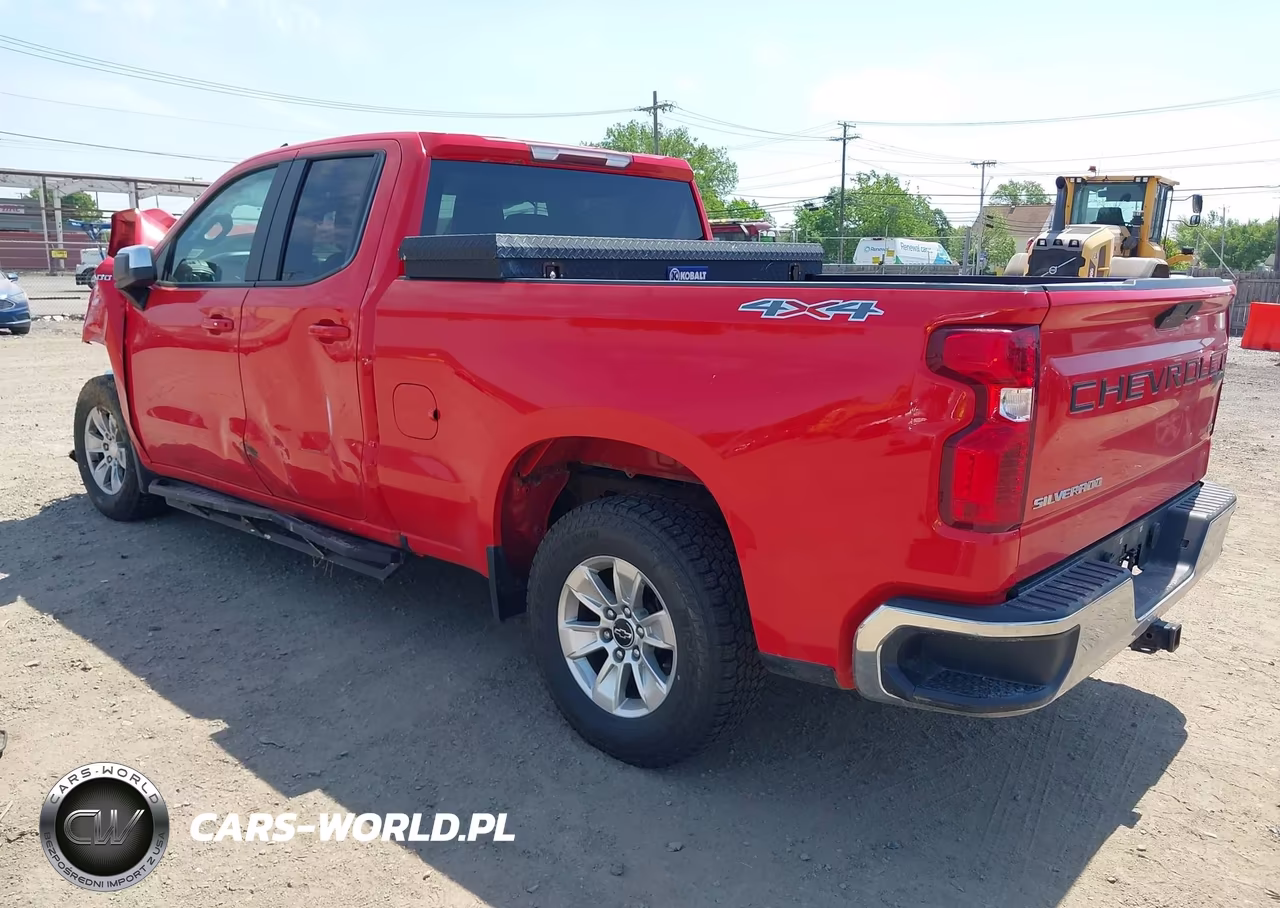 2020 Chevrolet Silverado 1500 VIN:1GCRYDED8LZ358336 - 3