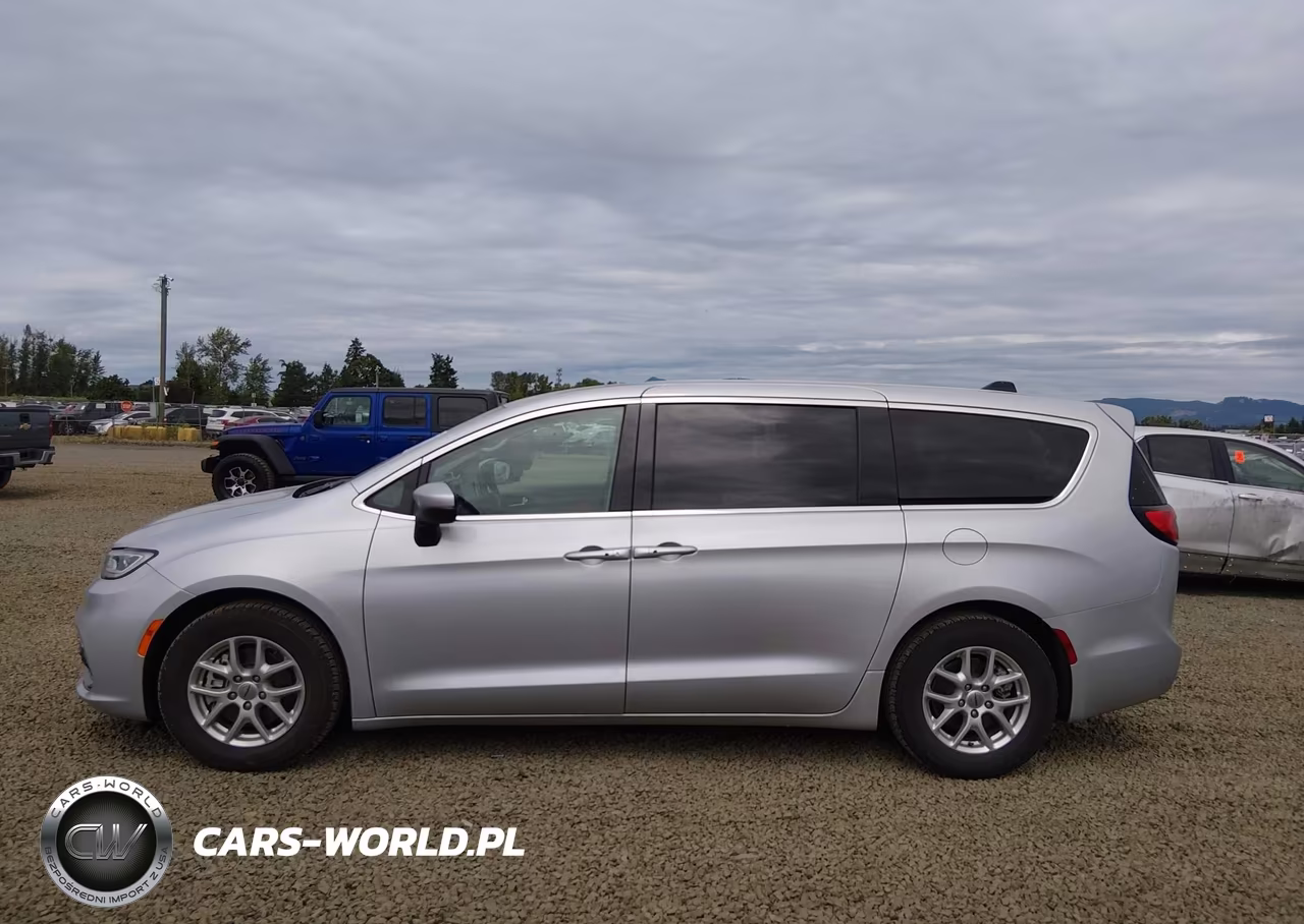 2023 Chrysler Pacifica Touring L VIN:2C4RC1BG2PR571682 - 14