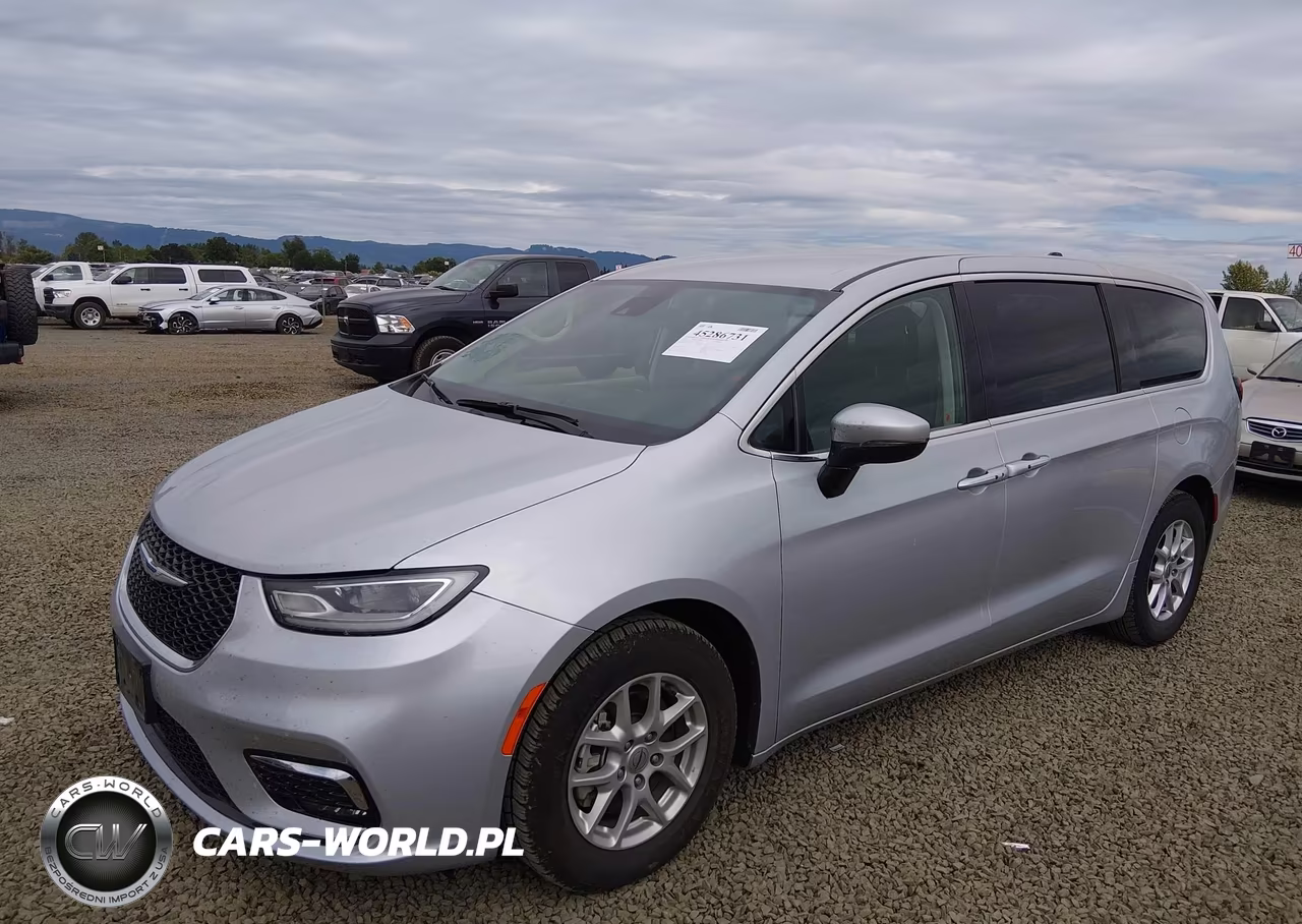 2023 Chrysler Pacifica Touring L VIN:2C4RC1BG2PR571682 - 2