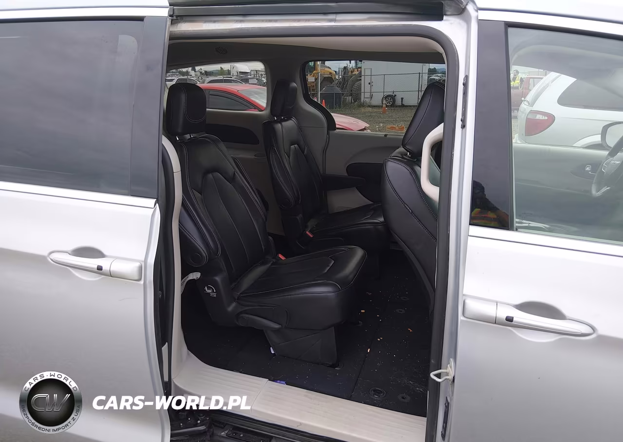 2023 Chrysler Pacifica Touring L VIN:2C4RC1BG2PR571682 - 8