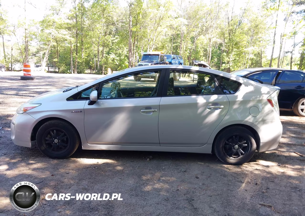 2014 Toyota Prius Two VIN:JTDKN3DU5E1784492 - 14