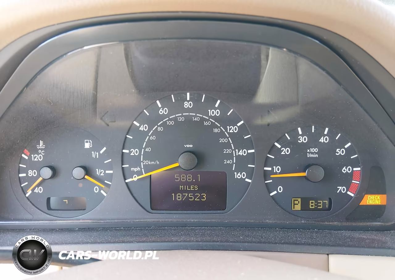 2000 Mercedes-Benz E 430 VIN:WDBJF70J0YB068690 - 7