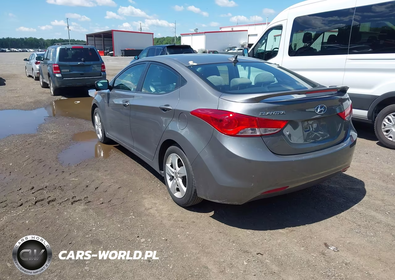 2013 Hyundai Elantra Gls VIN:5NPDH4AE4DH348856 - 3