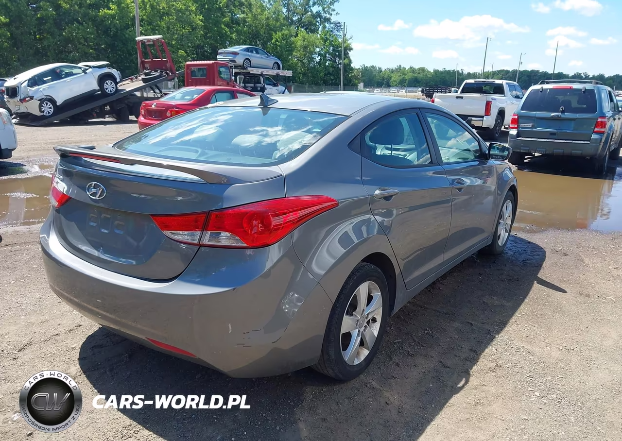 2013 Hyundai Elantra Gls VIN:5NPDH4AE4DH348856 - 4