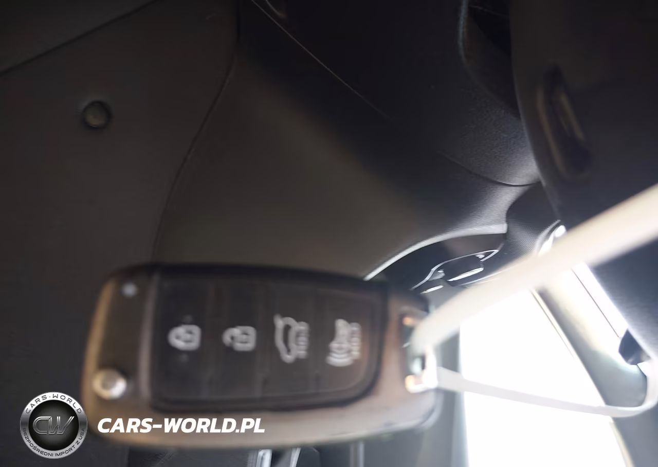 2020 Hyundai Veloster 2.0 VIN:KMHTG6AF2LU030463 - 11