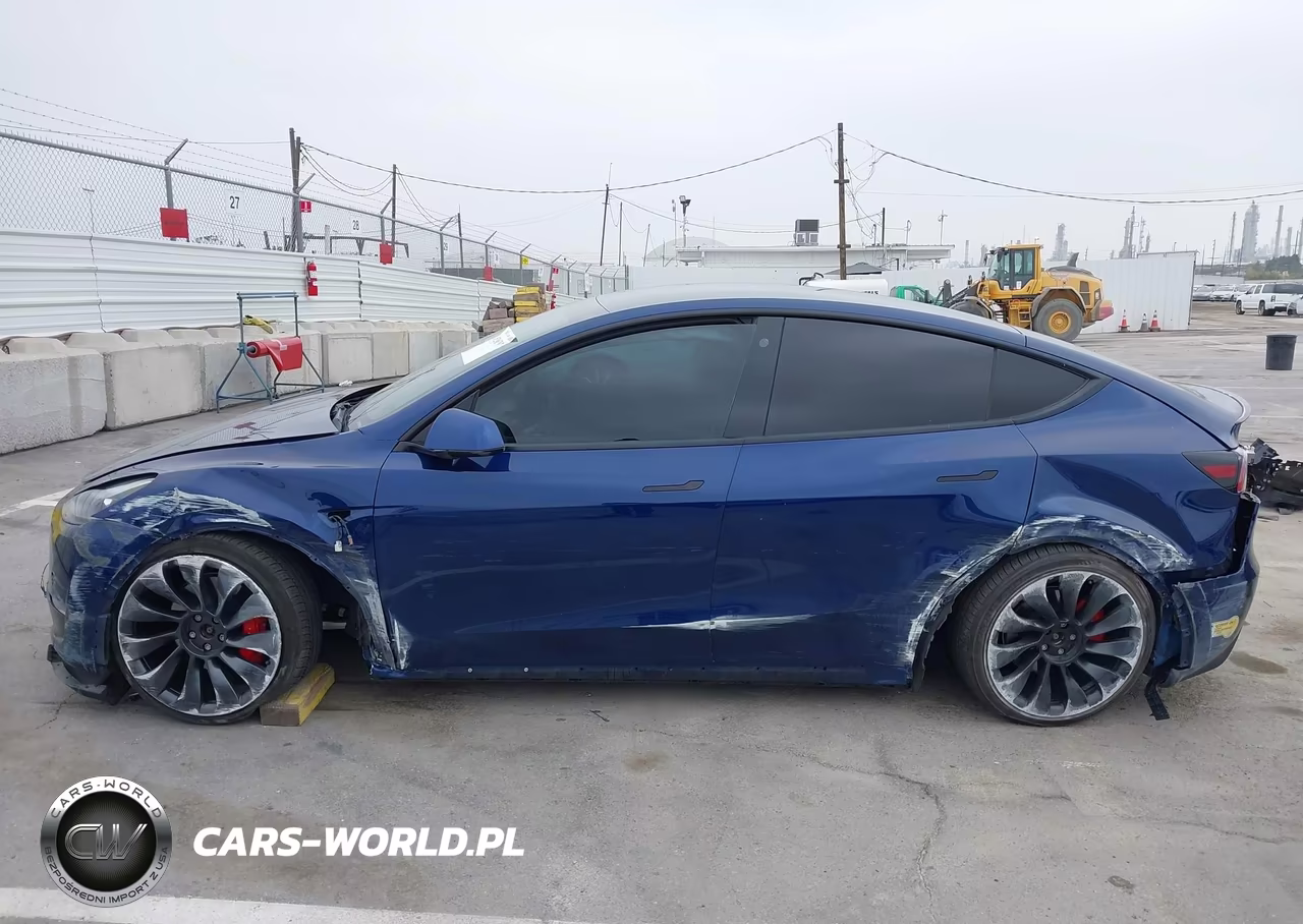 2022 Tesla Model Y Performance Dual Motor All-Wheel Drive VIN:7SAYGDEF1NF378133 - 14