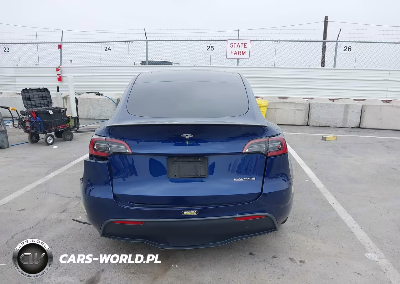 2022 Tesla Model Y Performance Dual Motor All-Wheel Drive VIN:7SAYGDEF1NF378133 - 16