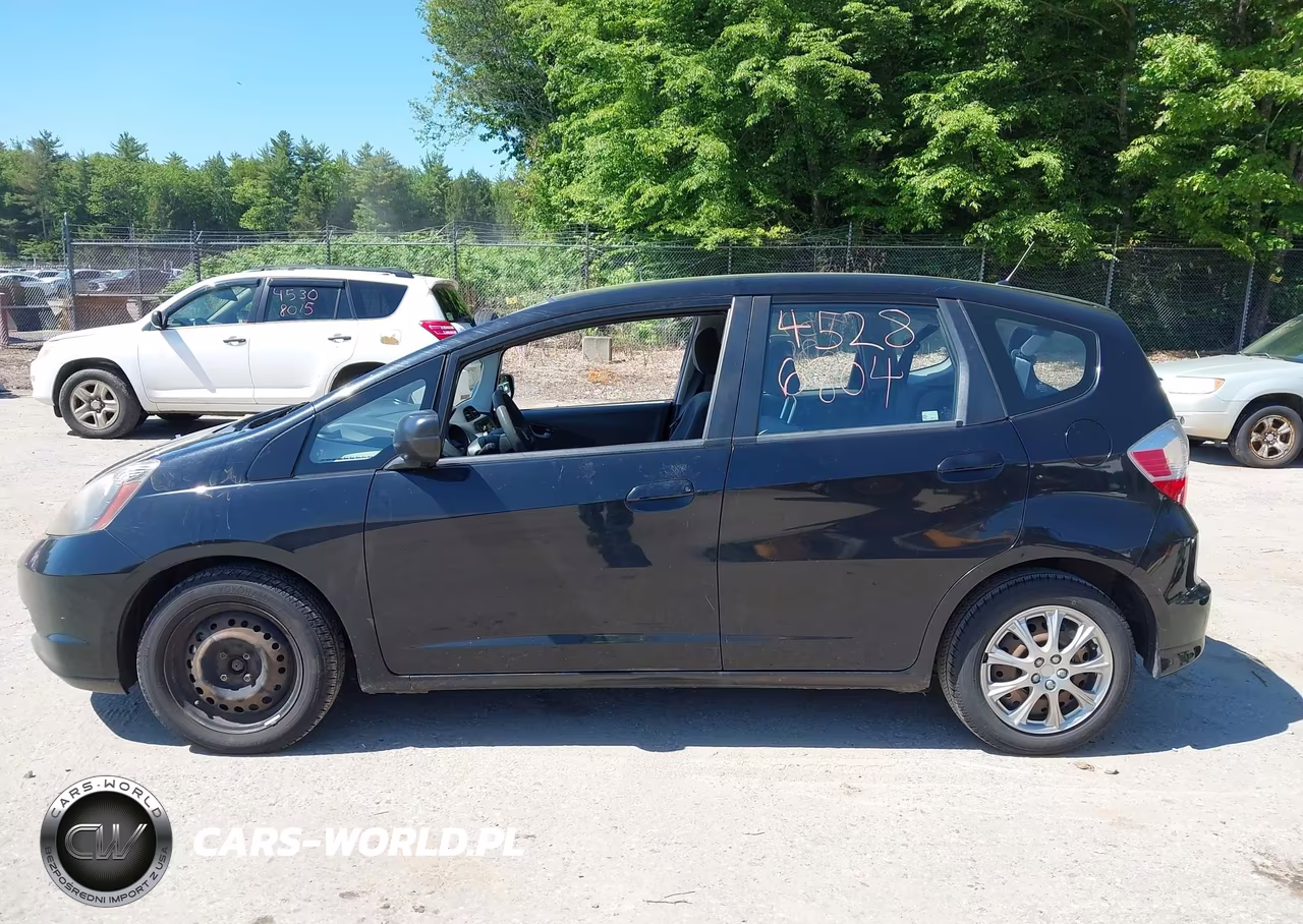 2010 Honda Fit VIN:JHMGE8H23AS017660 - 12