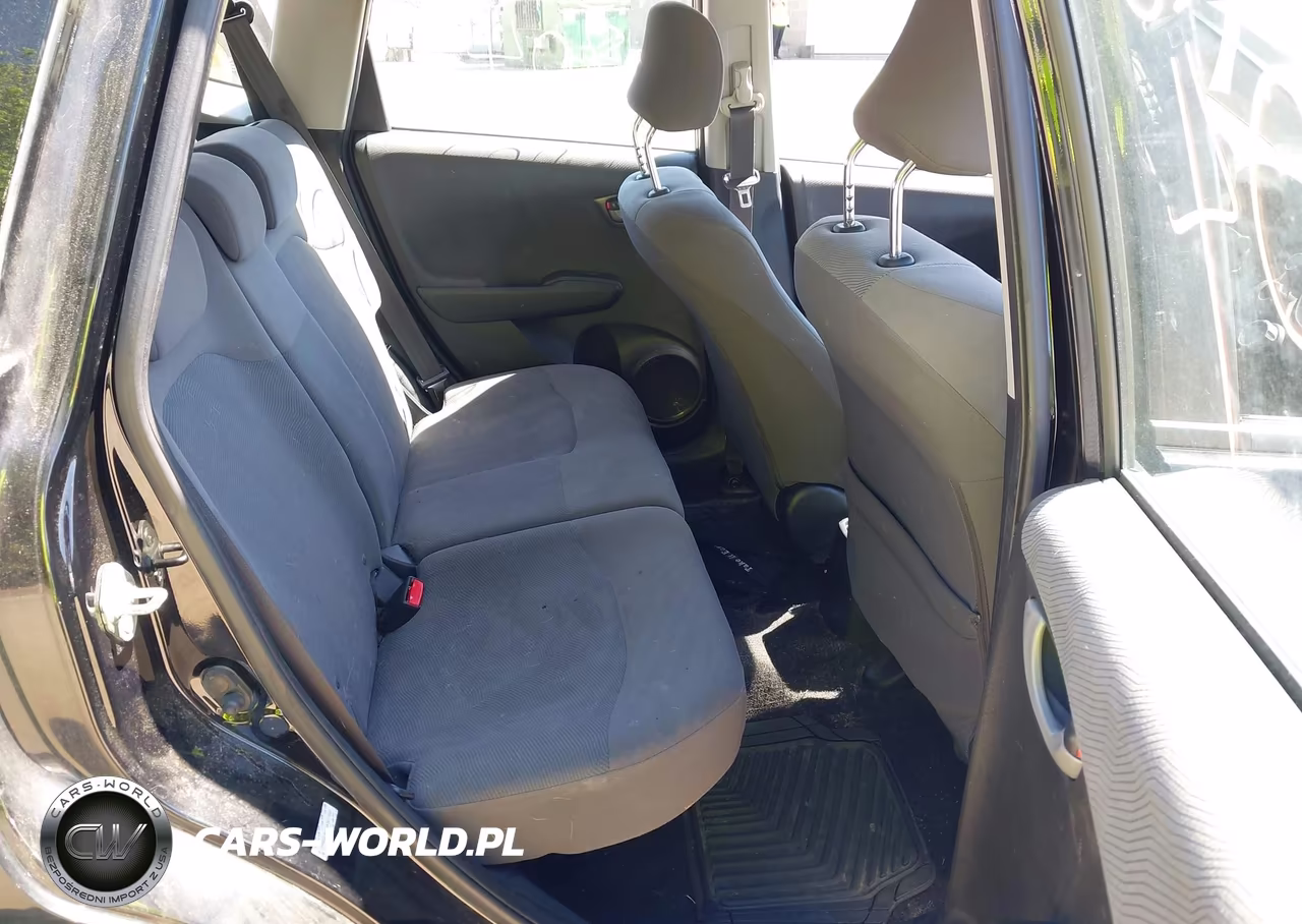 2010 Honda Fit VIN:JHMGE8H23AS017660 - 8