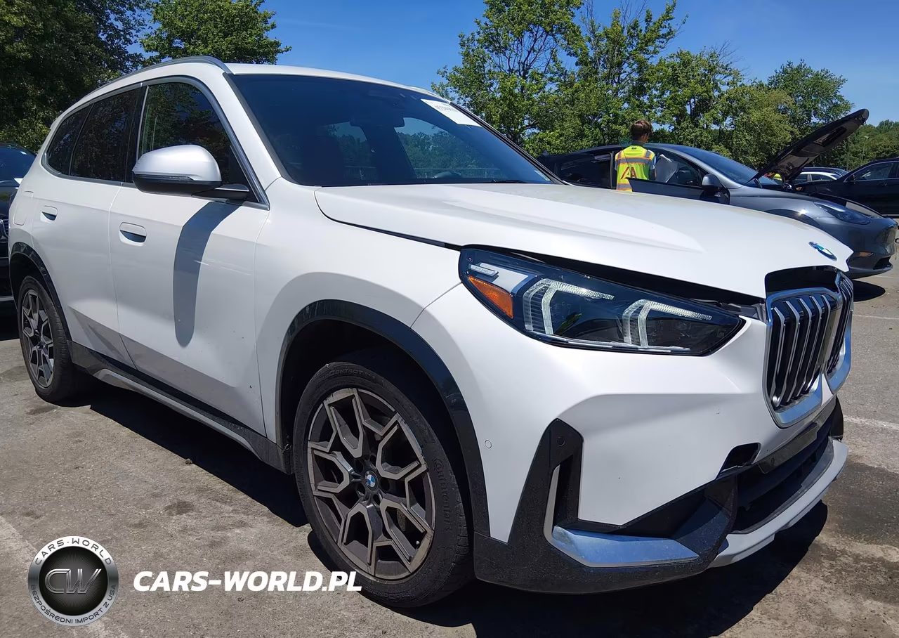 2023 BMW X1 xDrive28I – zdjęcie 1 z 16