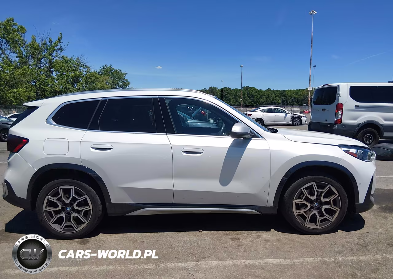 2023 BMW X1 xDrive28I VIN:WBX73EF04P5X36403 - 13