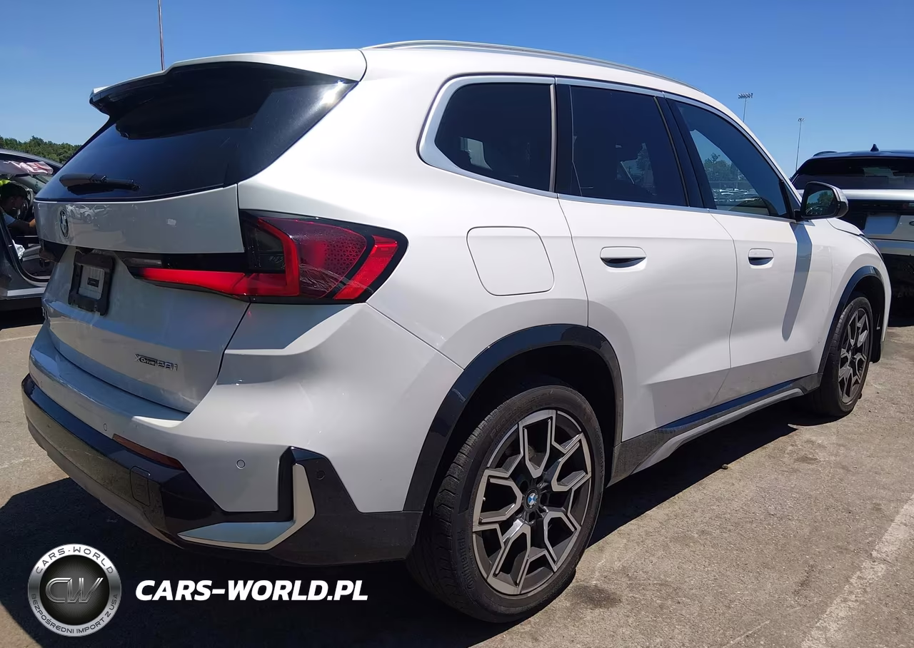 2023 BMW X1 xDrive28I VIN:WBX73EF04P5X36403 - 4