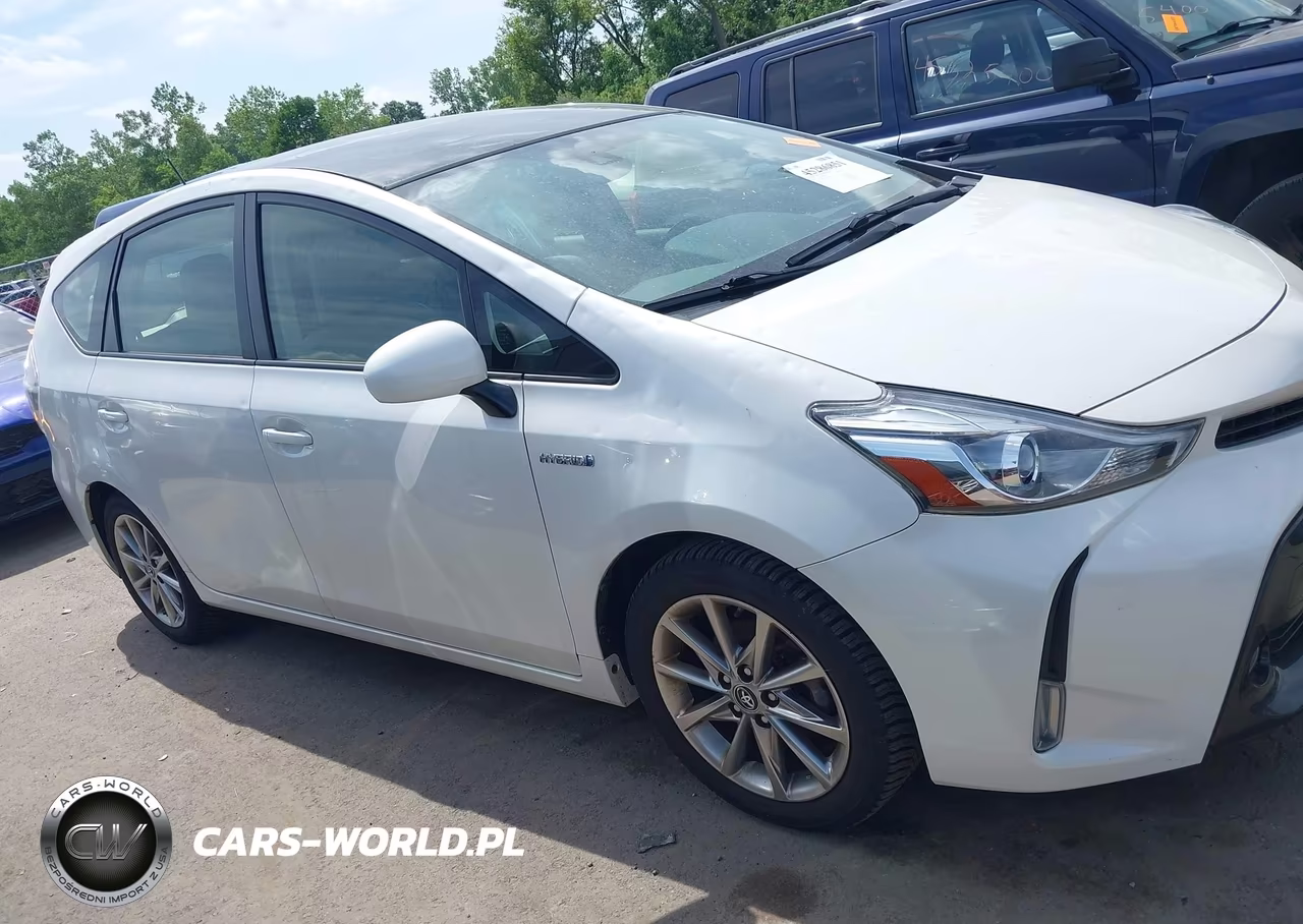 2017 Toyota Prius V Five VIN:JTDZN3EU3HJ070913 - 13