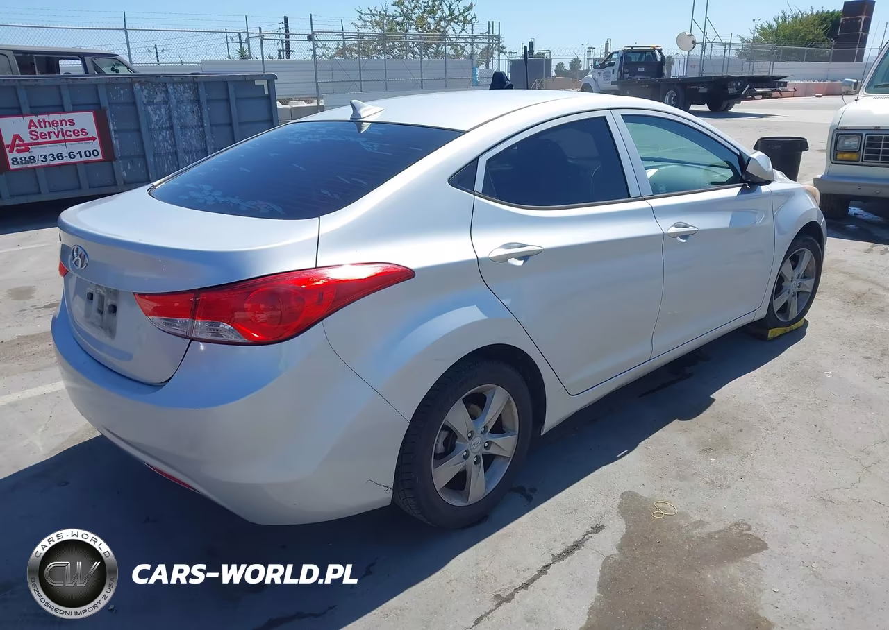 2013 Hyundai Elantra Gls VIN:KMHDH4AE6DU805720 - 4