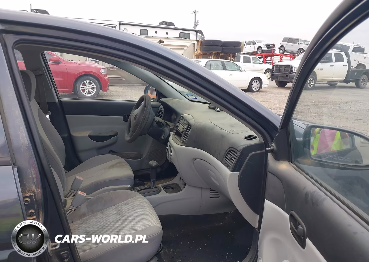 2009 Hyundai Accent Gls VIN:KMHCN46C99U383235 - 5