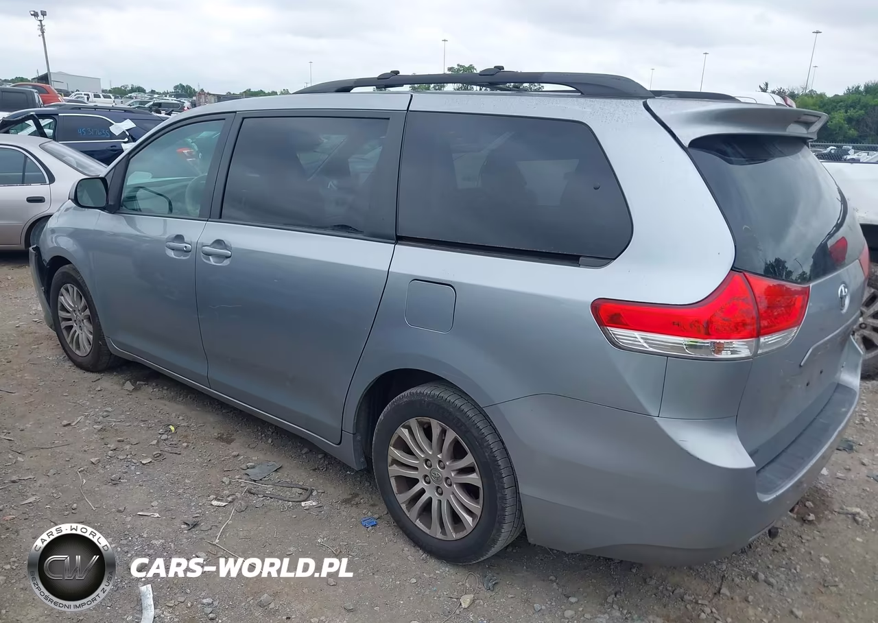 2014 Toyota Sienna Xle V6 8 Passenger VIN:5TDYK3DC8ES436036 - 3