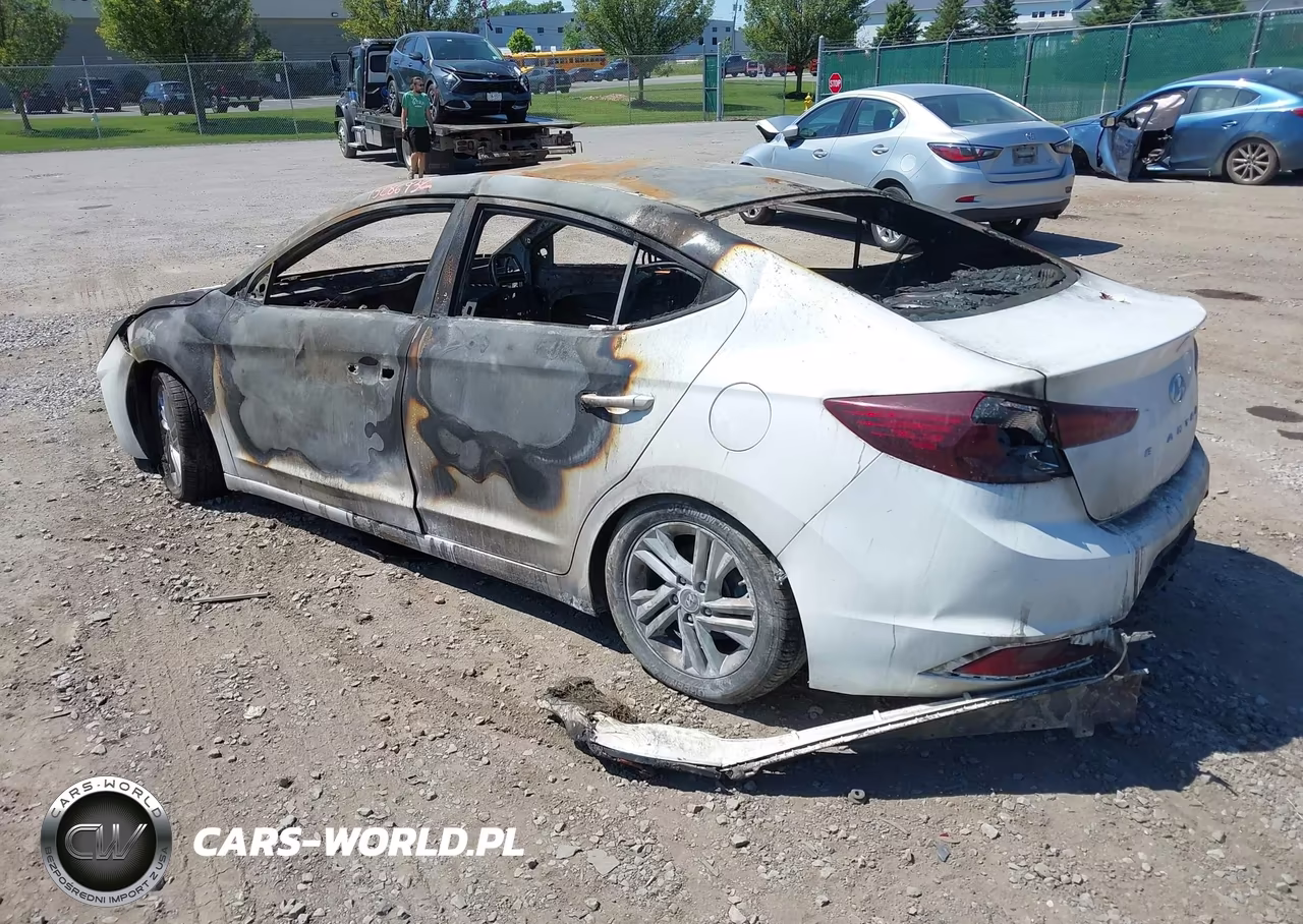 2020 Hyundai Elantra Sel VIN:5NPD84LF9LH623349 - 3