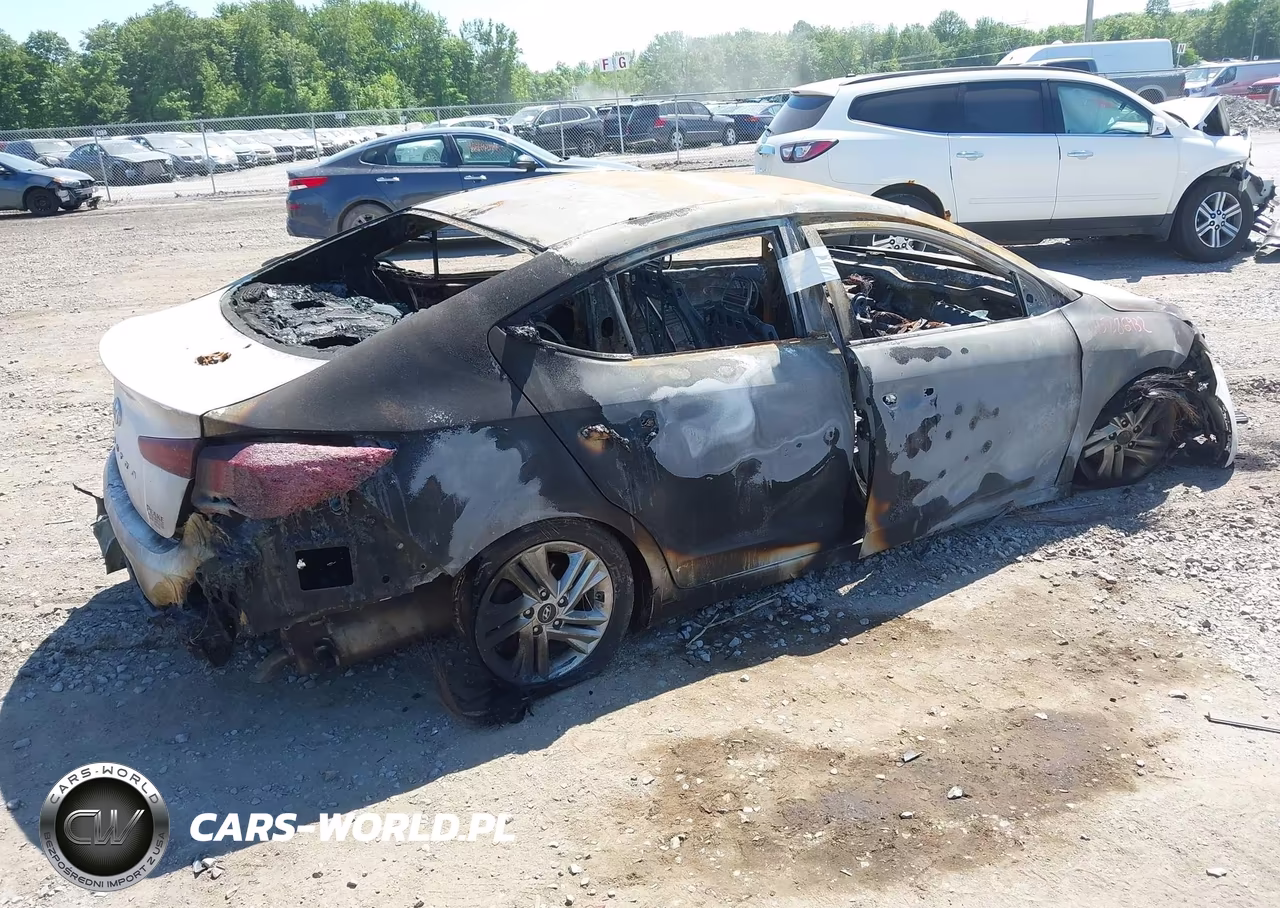 2020 Hyundai Elantra Sel VIN:5NPD84LF9LH623349 - 4