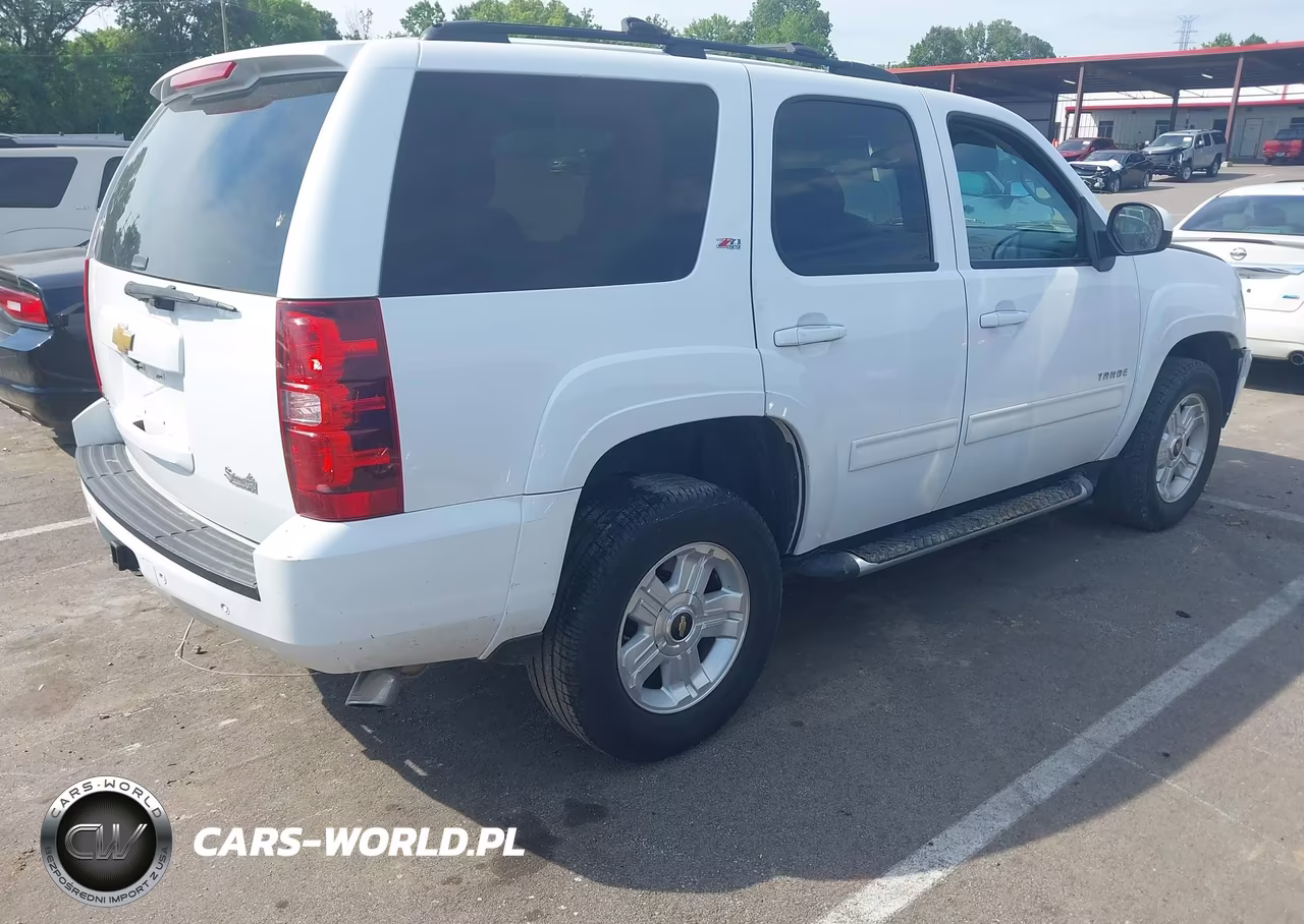 2013 Chevrolet Tahoe Lt VIN:1GNSKBE09DR370623 - 4