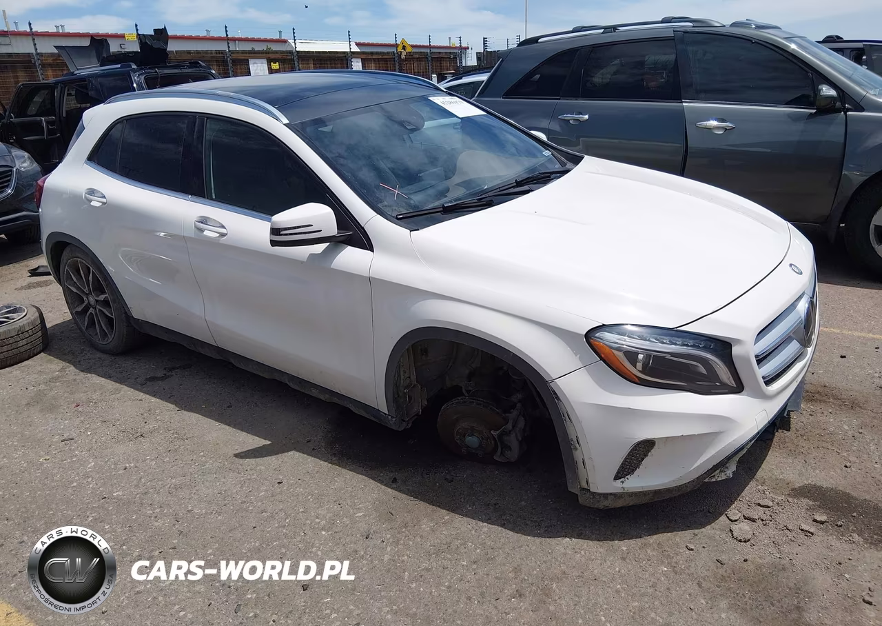 2015 Mercedes-Benz Gla 250 4Matic – zdjęcie 1 z 17