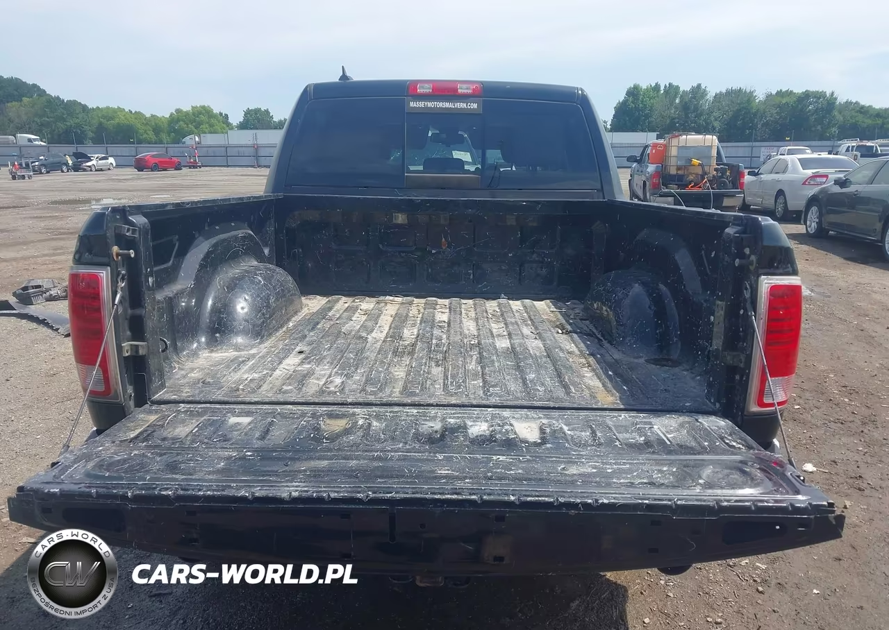 2015 Ram 1500 Laramie VIN:1C6RR6NT7FS506335 - 18