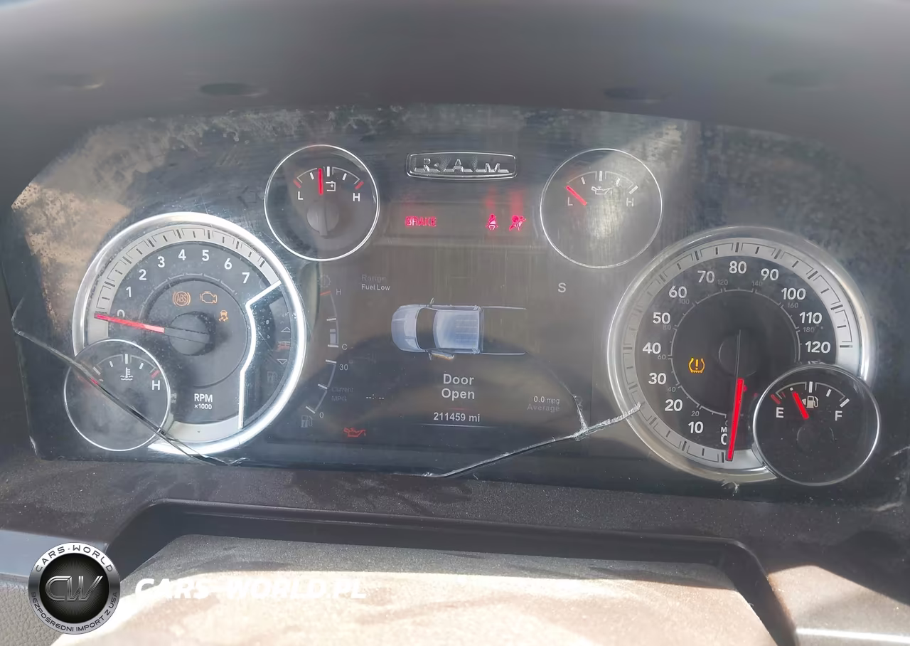 2015 Ram 1500 Laramie VIN:1C6RR6NT7FS506335 - 7