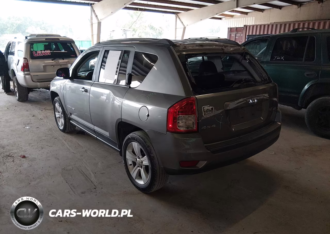 2013 Jeep Compass Latitude VIN:1C4NJDEB3DD227914 - 3