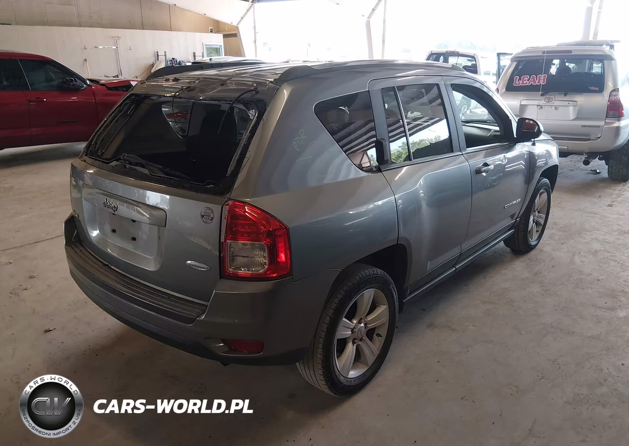 2013 Jeep Compass Latitude VIN:1C4NJDEB3DD227914 - 4