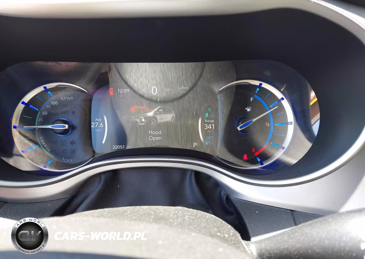 2018 Chrysler Pacifica Hybrid Touring Plus VIN:2C4RC1H75JR331301 - 7