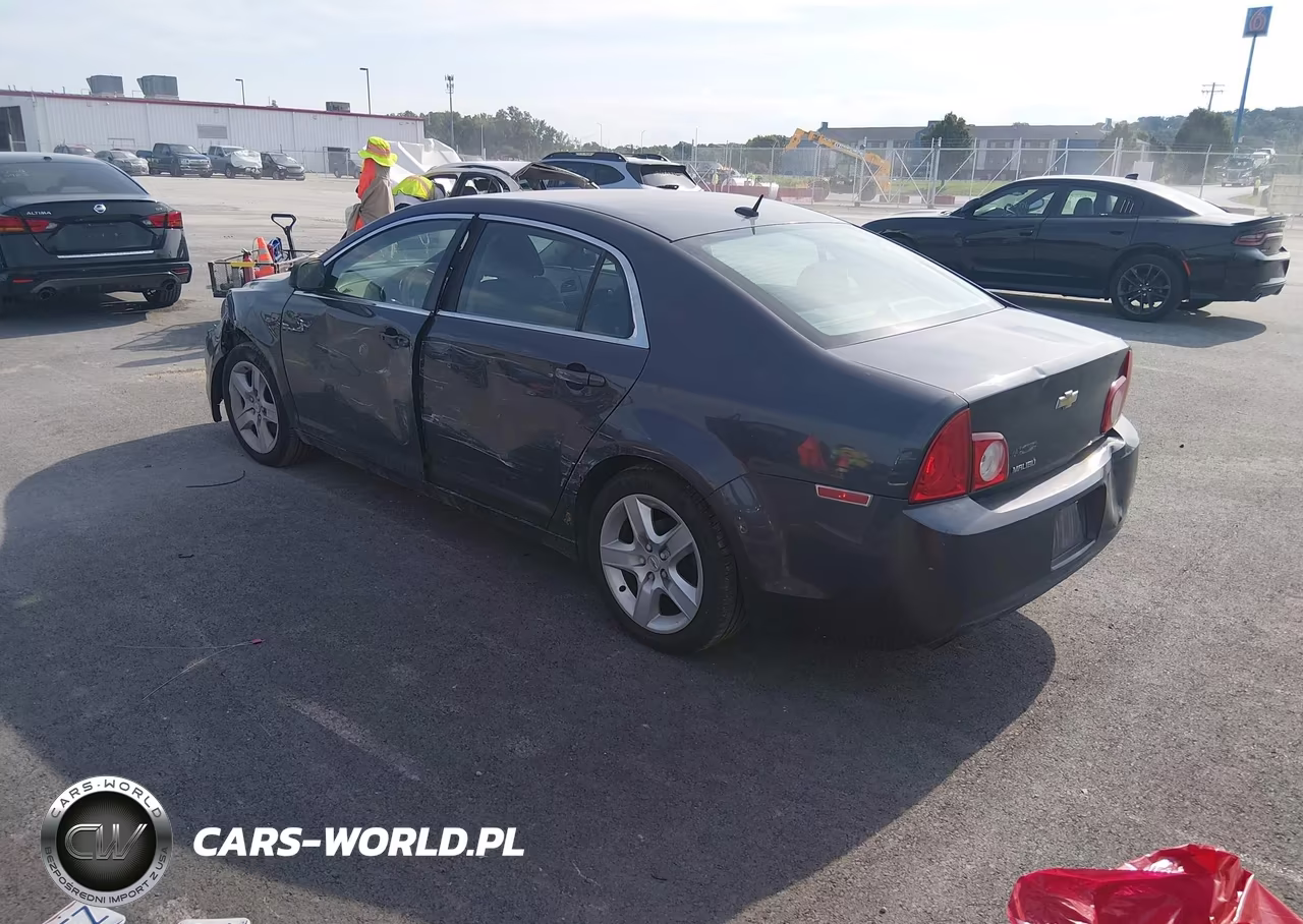 2011 Chevrolet Malibu Ls VIN:1G1ZB5E18BF119570 - 3