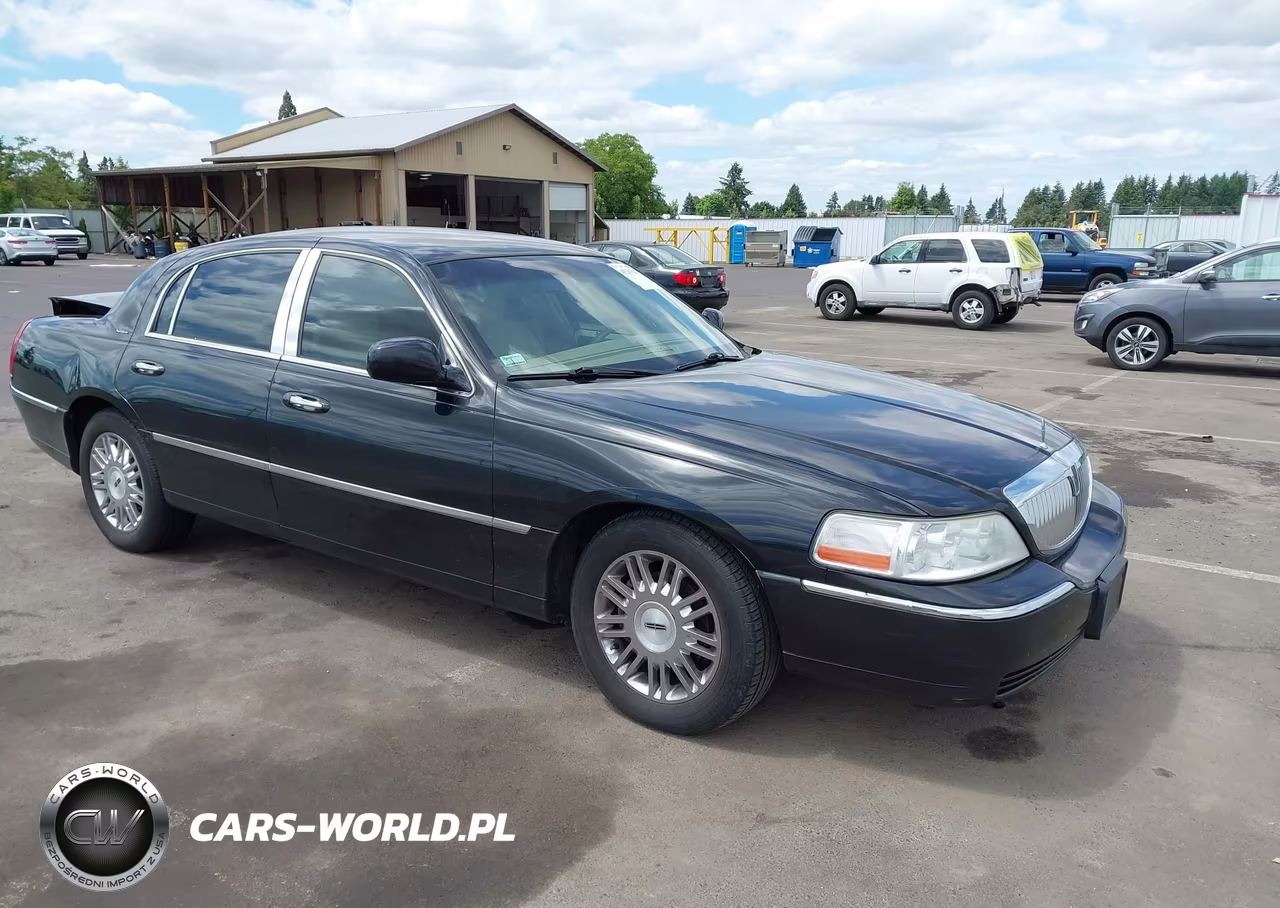 2006 Lincoln Town Car Signature