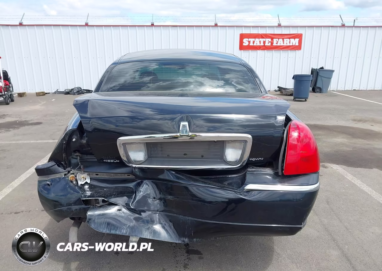 2006 Lincoln Town Car Signature VIN:1LNHM81V36Y617673 - 16