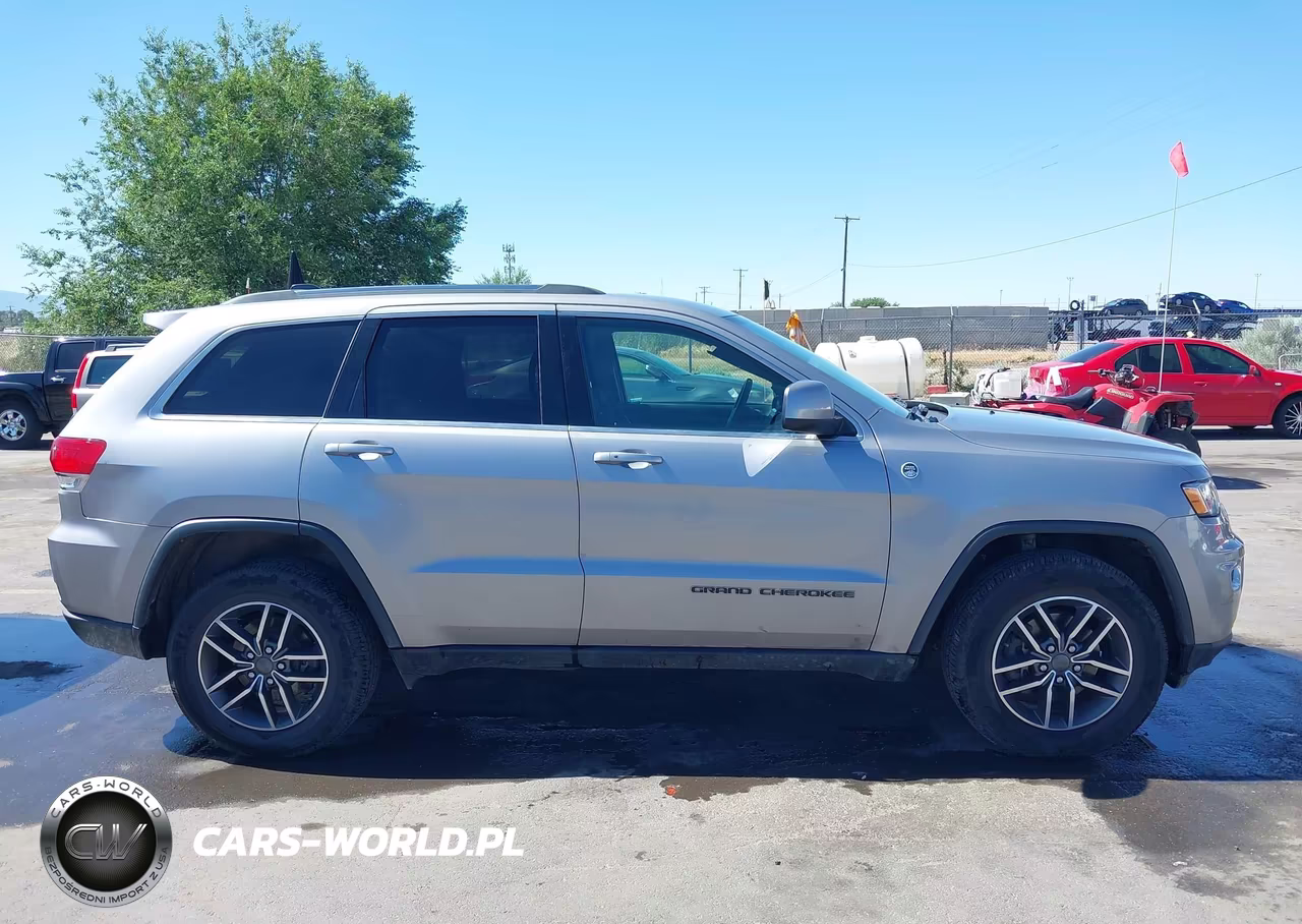 2019 Jeep Grand Cherokee Laredo E 4X4 VIN:1C4RJFAGXKC548124 - 14