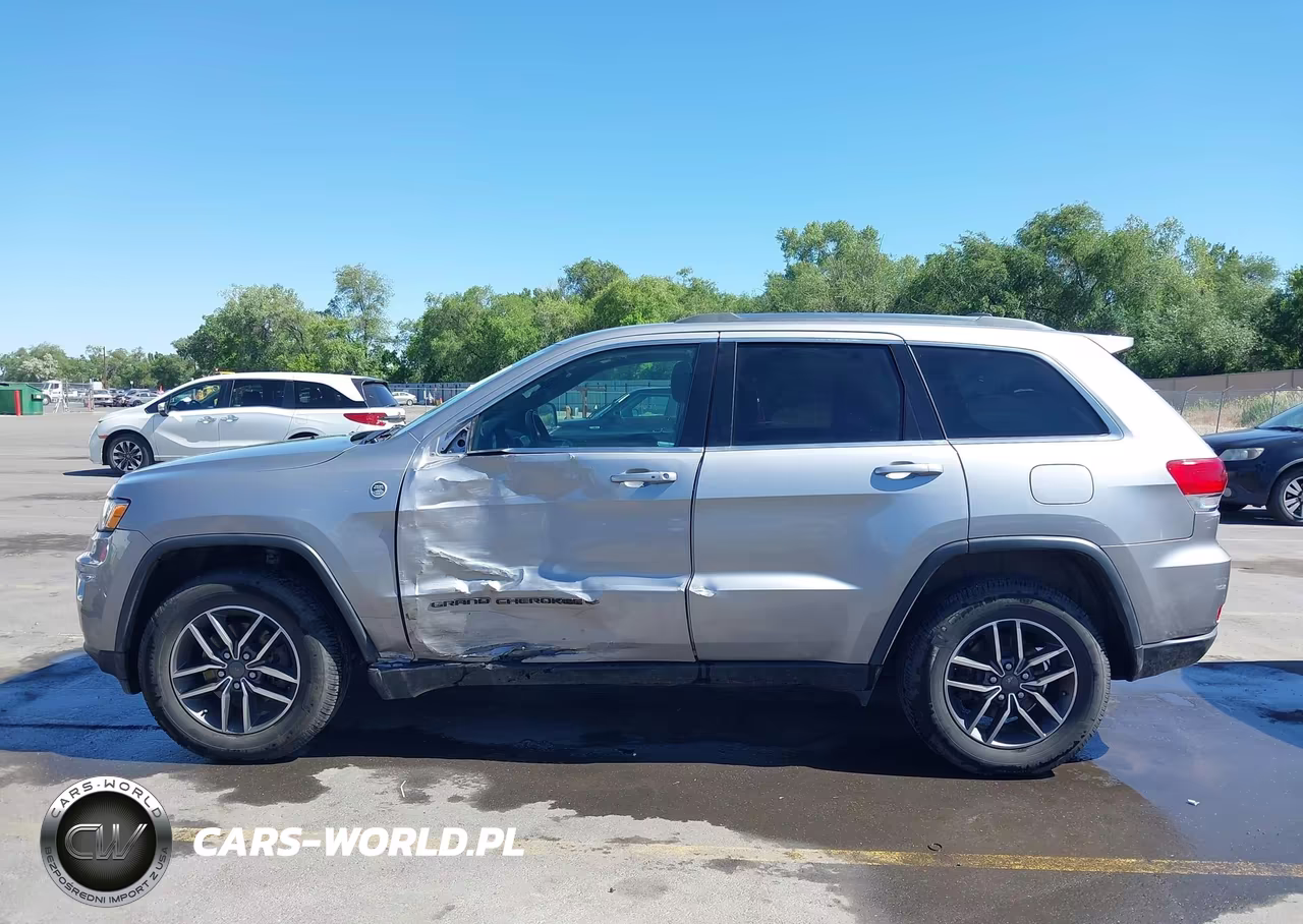 2019 Jeep Grand Cherokee Laredo E 4X4 VIN:1C4RJFAGXKC548124 - 15