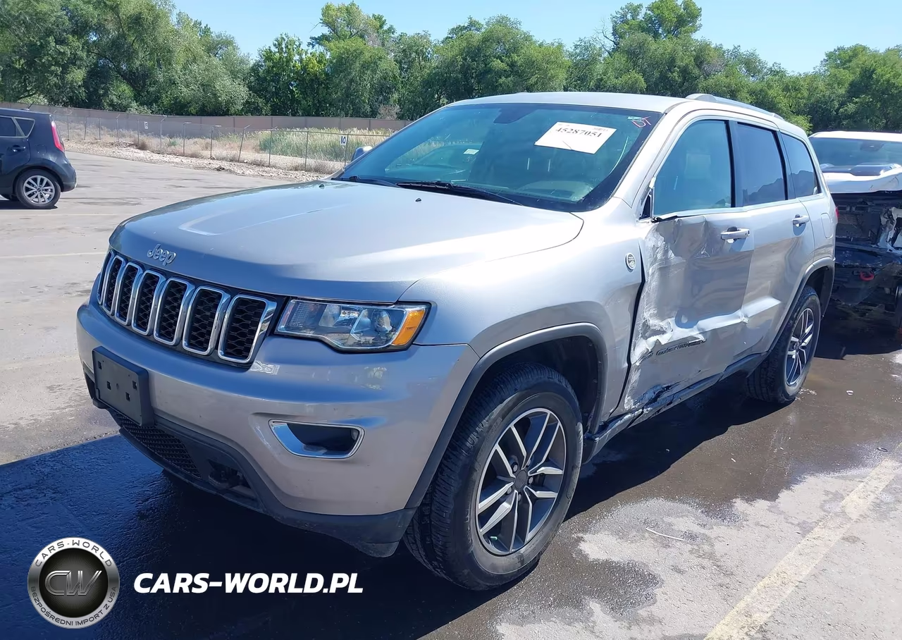 2019 Jeep Grand Cherokee Laredo E 4X4 VIN:1C4RJFAGXKC548124 - 2