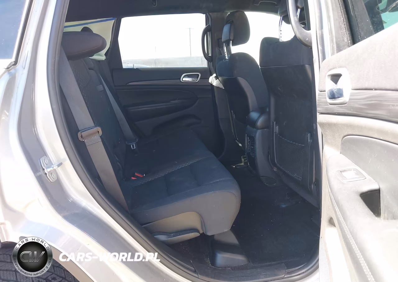 2019 Jeep Grand Cherokee Laredo E 4X4 VIN:1C4RJFAGXKC548124 - 8