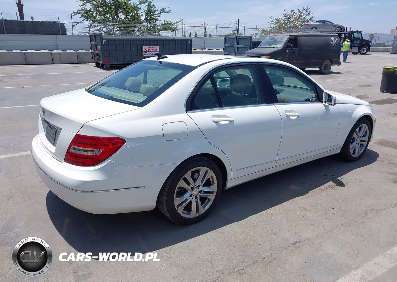 2014 Mercedes-Benz C 250 Luxury VIN:WDDGF4HB4EA928766 - 4