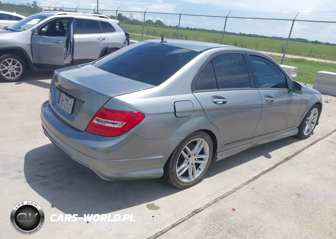 2014 Mercedes-Benz C 250 VIN:WDDGF4HB2EG210338 - 4