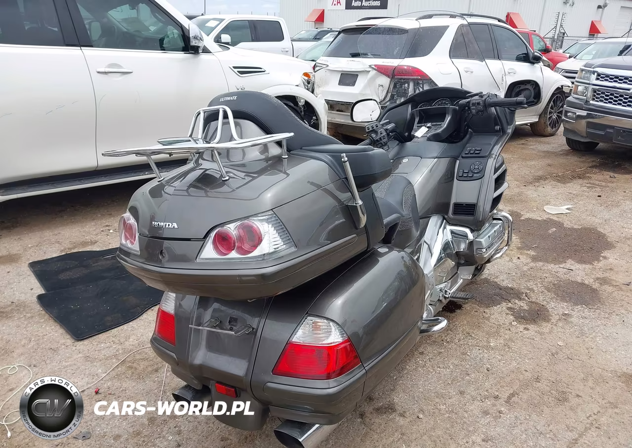 2010 Honda Gl1800 VIN:1HFSC47M9AA905323 - 4