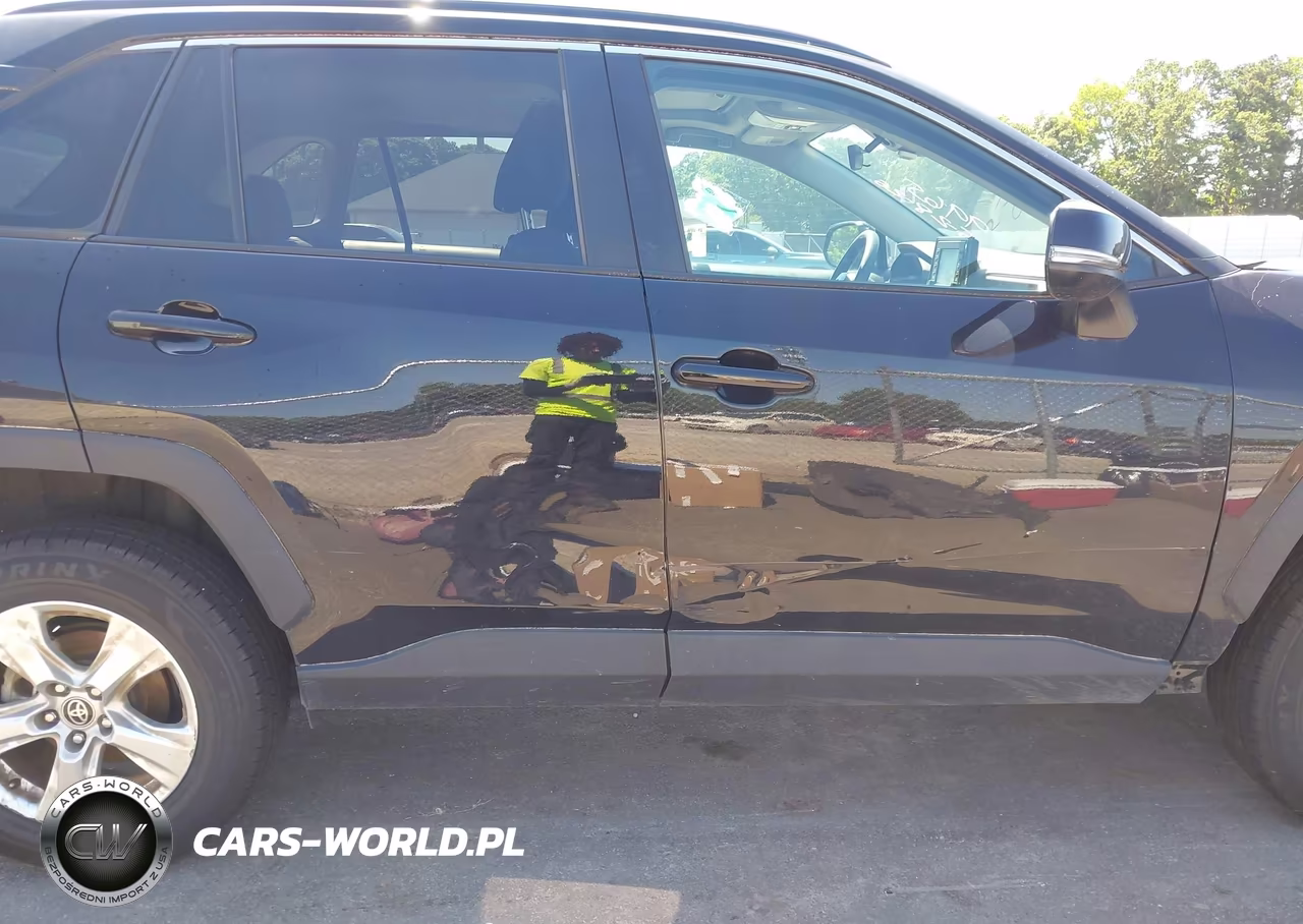 2021 Toyota Rav4 Xle VIN:2T3W1RFVXMC159965 - 18