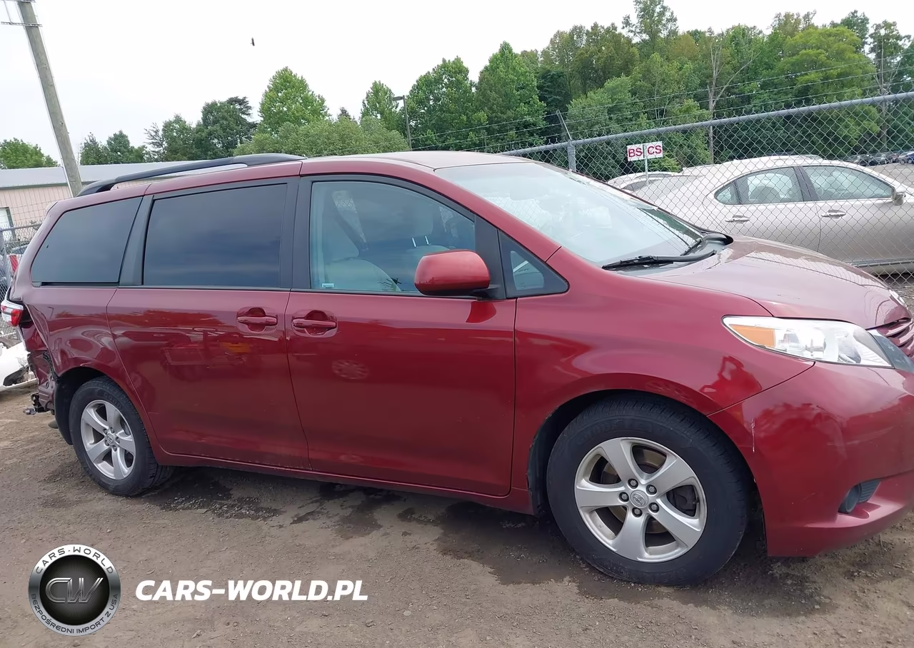 2015 Toyota Sienna Le 8 Passenger VIN:5TDKK3DC7FS553419 - 13