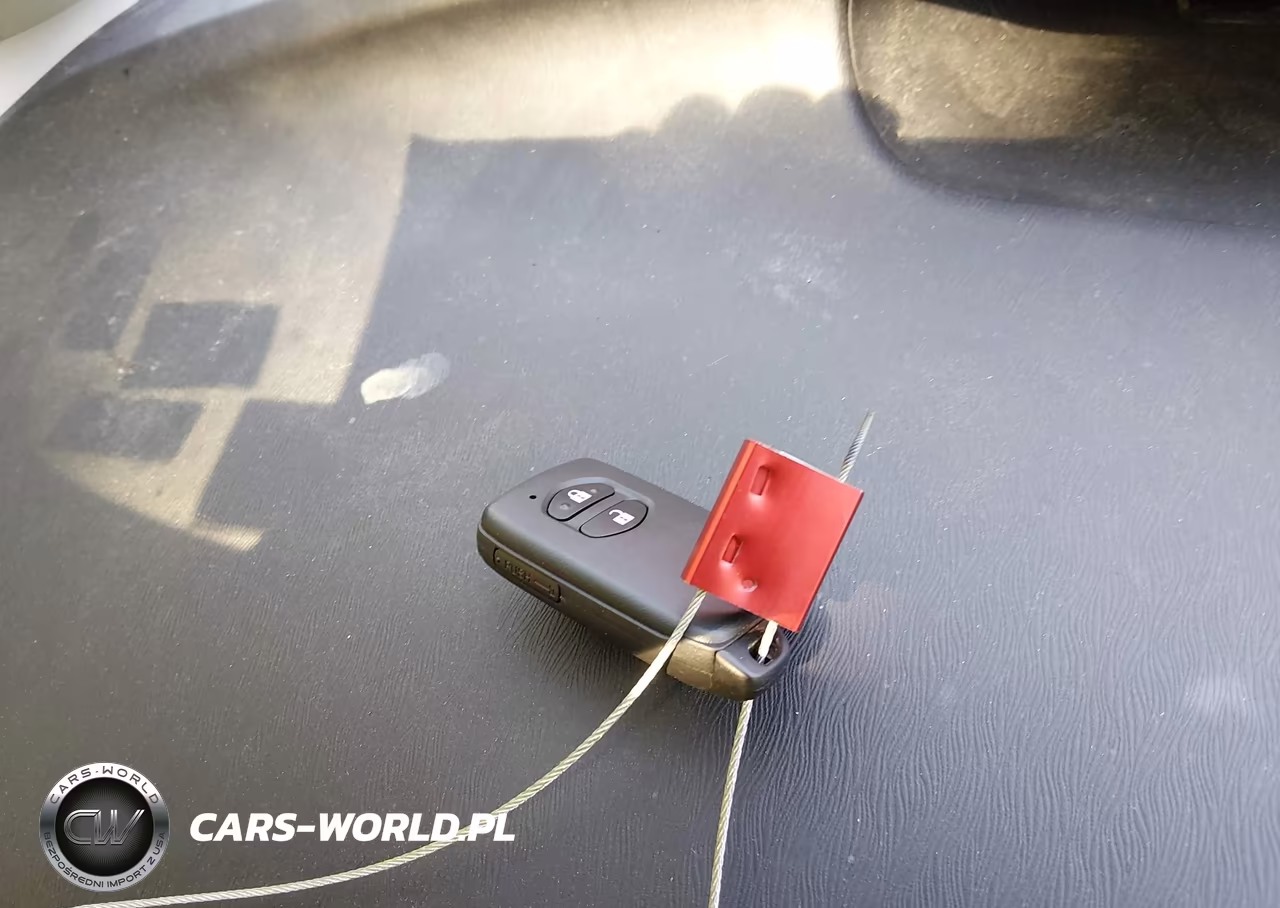 2013 Toyota Prius Two VIN:JTDKN3DUXD5577071 - 11