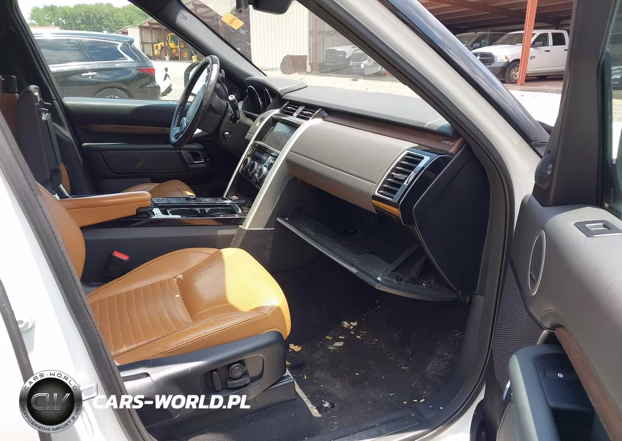 2017 Land Rover Discovery Hse VIN:SALRRBBK9HA005462 - 5