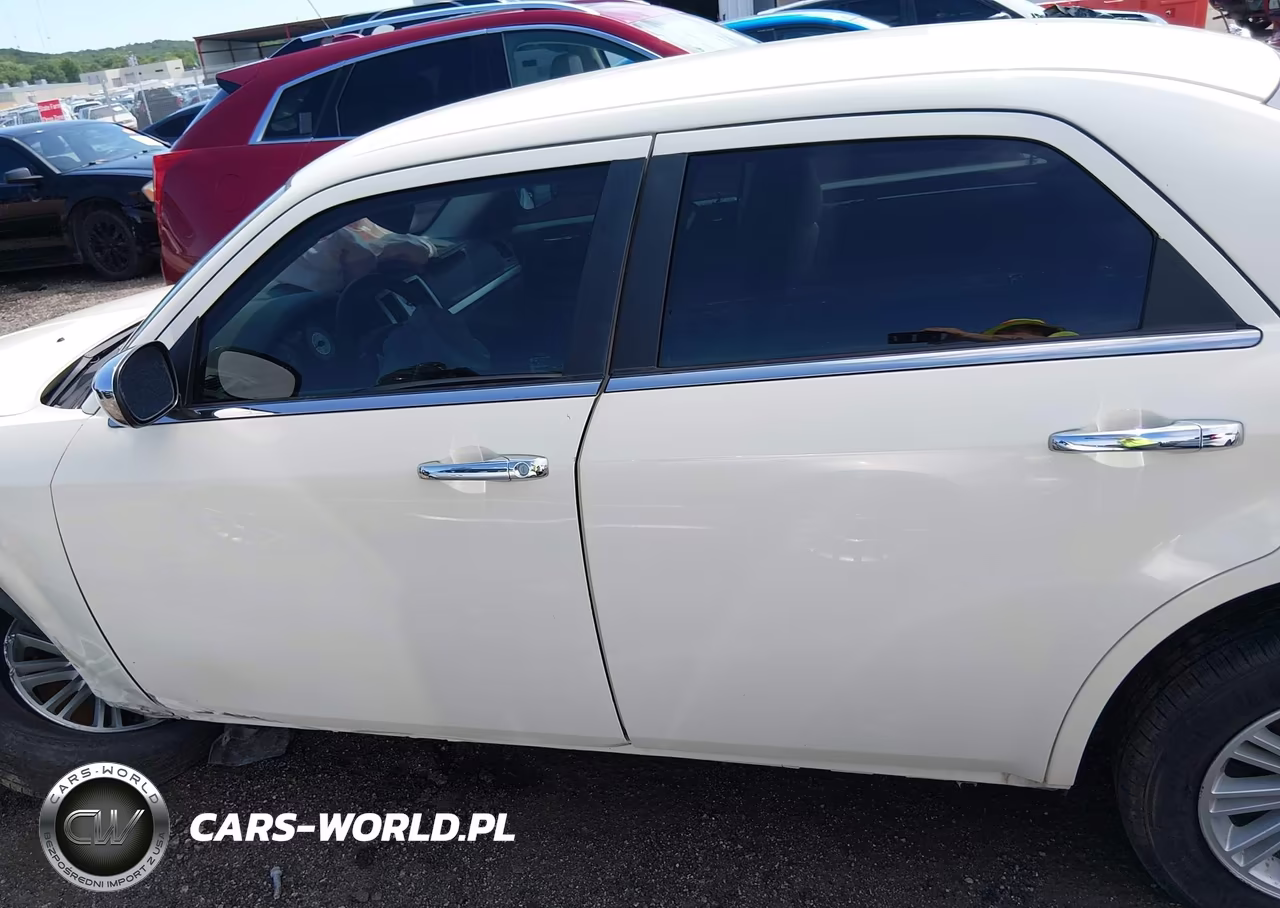 2010 Chrysler 300 Touring VIN:2C3CA4CD9AH123183 - 14