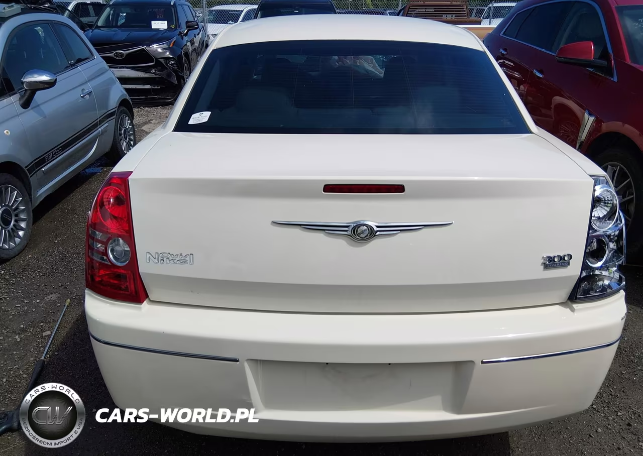 2010 Chrysler 300 Touring VIN:2C3CA4CD9AH123183 - 16